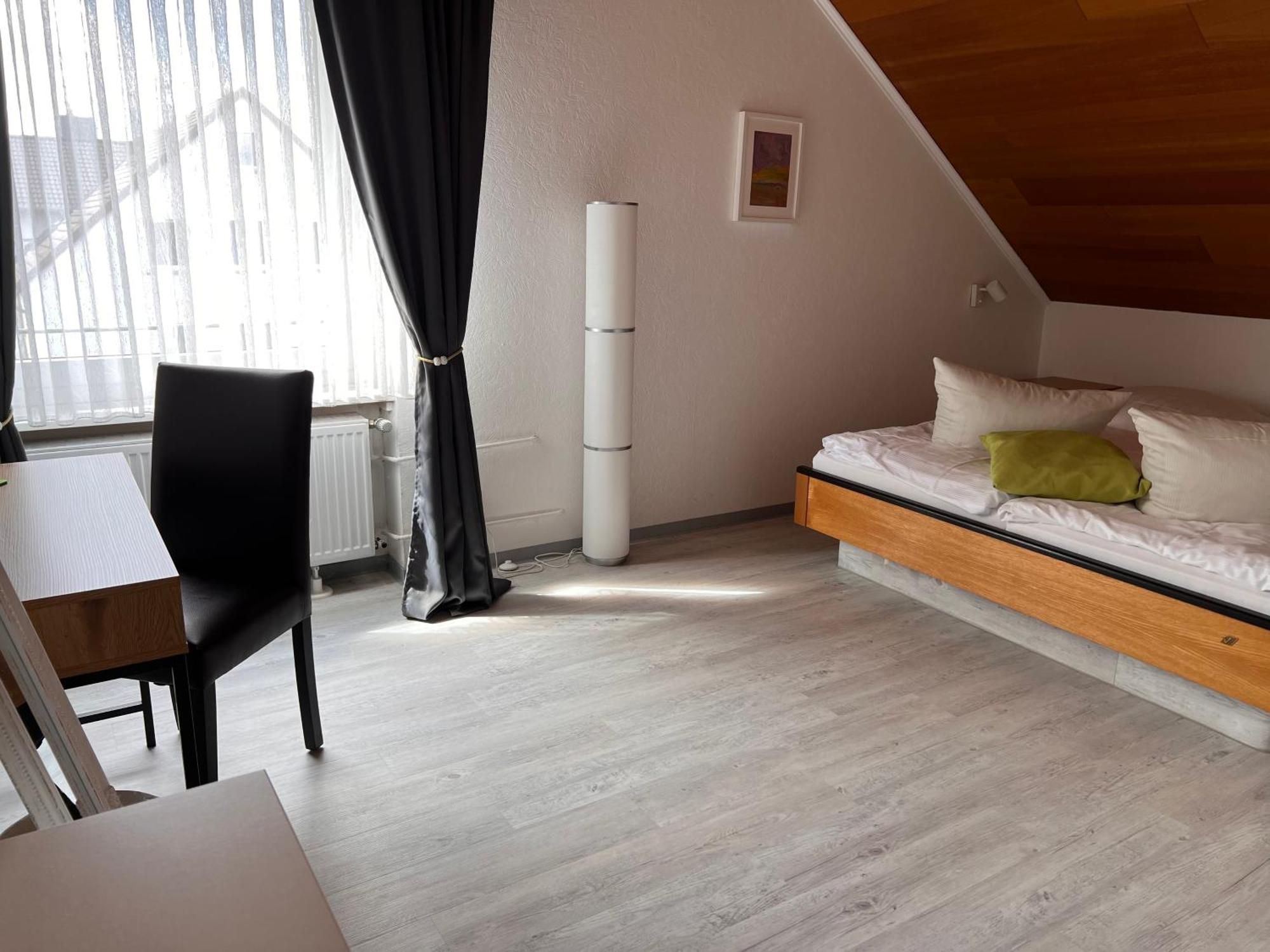 Hotel Restaurant Koerber Garbsen Bagian luar foto