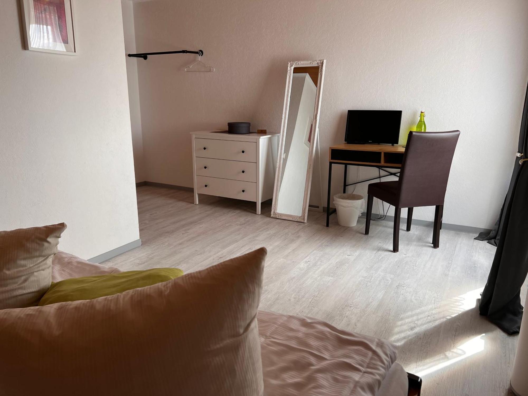 Hotel Restaurant Koerber Garbsen Bagian luar foto